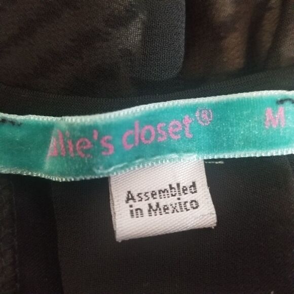 Julie's Closet Tank Top. SIZE M. - Picture 4 of 8